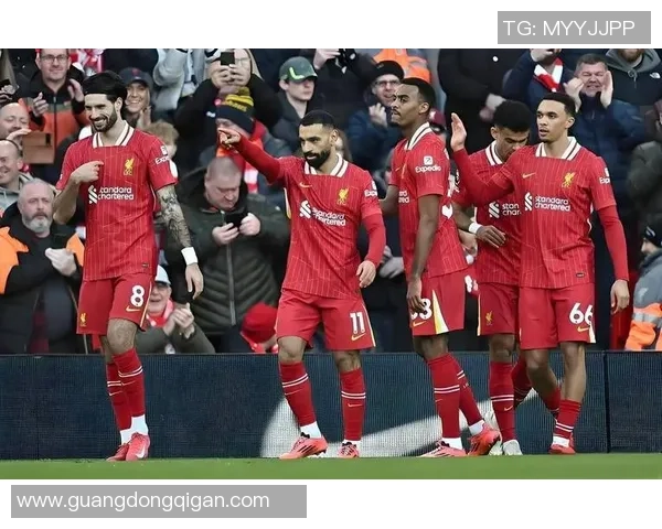 德甲激战曼联与里昂互交白卷乌龙球瞬间点燃全场气氛