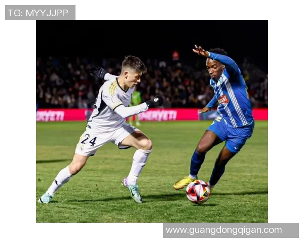 国王杯精彩对决切尔西小胜巴黎神扑瞬间引发全场热烈反响