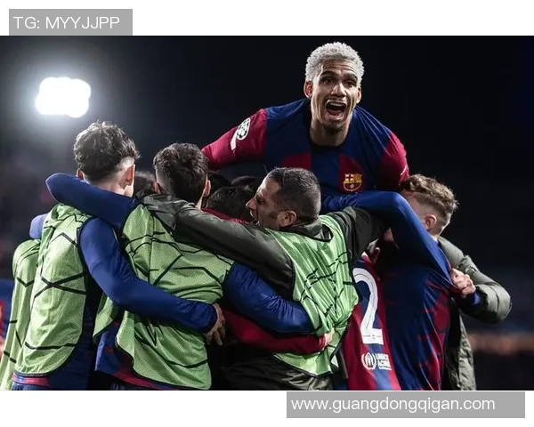 友谊赛巴萨与曼联激战成平红牌事件引发全场热议与争议