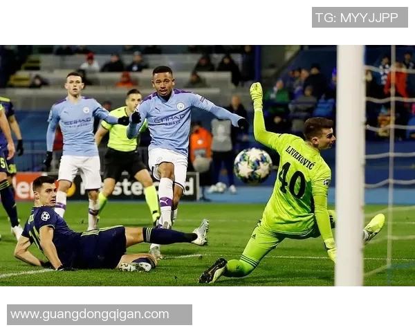 欧冠激战巴萨4-0曼城乌龙球成转折点战术分析全景回顾