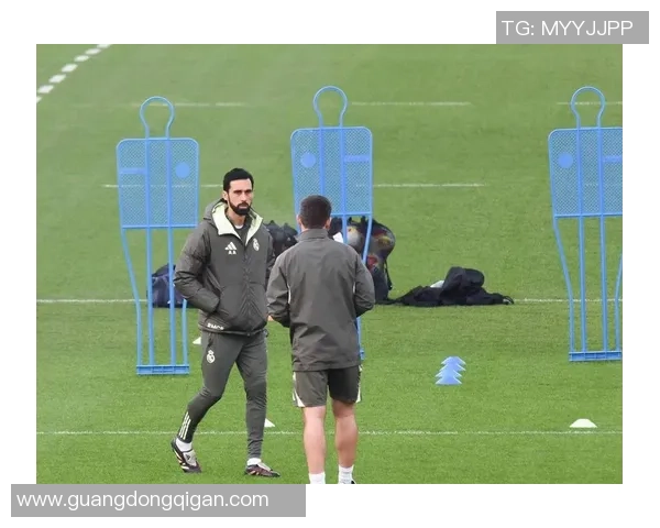 英超激战那不勒斯大胜皇马引发争议判罚全场沸腾