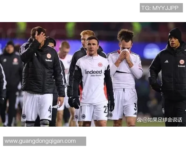 欧冠焦点战：多特蒙德3-0击败拜仁红牌事件引发全场热议