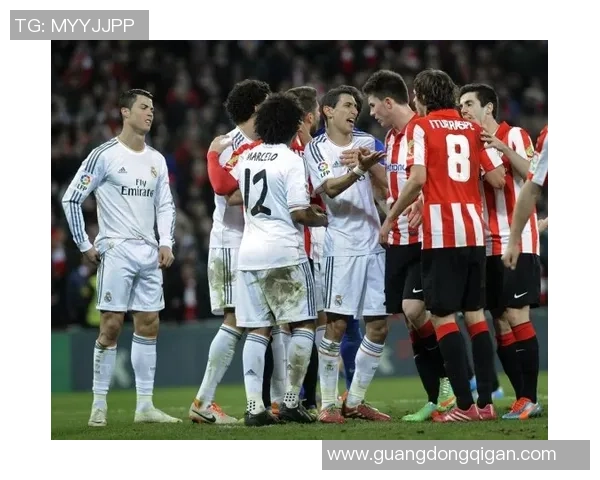 英超激战：皇马大胜巴黎圣日耳曼红牌事件引发全场热议与战术分析